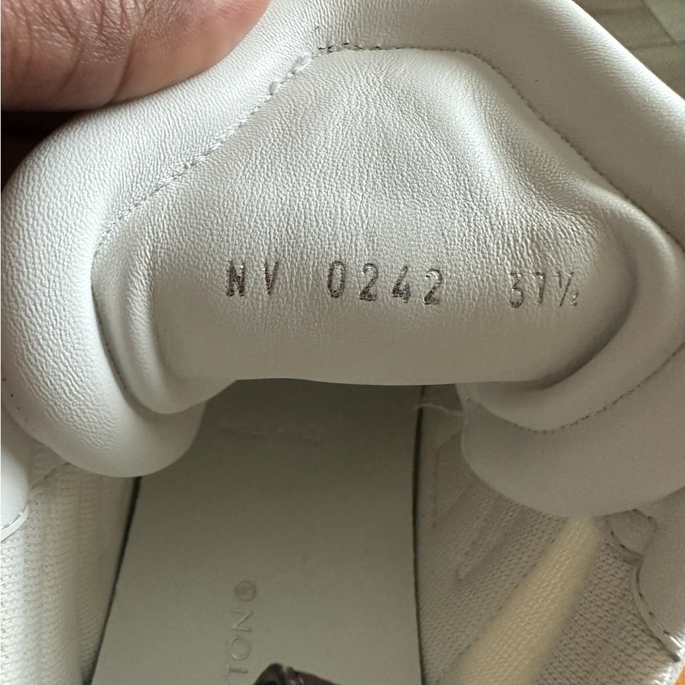 Louis Vuitton Archlight Sneakers - Picture 6 of 6